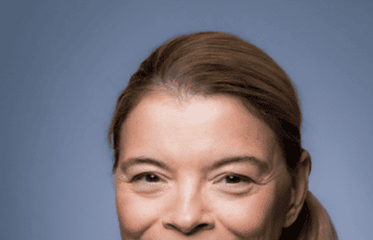 Listening to the Living Body: What Gendlin’s Focusing Approach Contributes to Somatic Psychotherapy Charlotte Howorth head shot